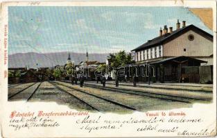 1904 Besztercebánya, Banská Bystrica; Vasúti fő állomás, vasútállomás, vasutasok, vagonok. Kiadja Novák Lajos 6594. / Bahnhof / railway station, railwaymen, wagons (r)
