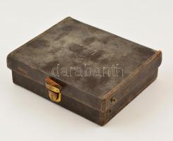 Katonai univerzális mérőműszer, bőr tokban