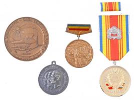 Vegyes 4db-os kitüntetés, medál és emlékérem tétel, közte Románia A köztársaság kikiáltásnak 25. évfordulója, Német Birodalom 1888. I. Vilmos - III. Frigyes - II. Vilmos fém patrióta medál T:vegyes