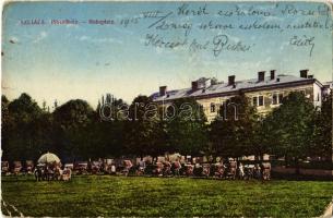 1915 Szliács, Sliac; Pihenőhely, napozók / Ruheplatz / resting place, sunbathing, sunbathers (kis szakadás / small tear)