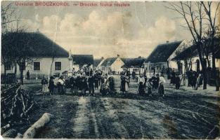 1912 Gázlós, Broczkó, Brockó, Brodské; Fő utca, falubeliek / main street, villagers (fa)