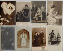 90 db RÉGI fotó képeslap: katonai, autó, gyerekjáték, város, életképek, hölgyek / 90 pre-1945 photo ...