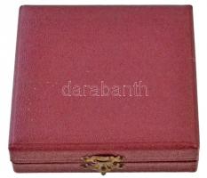 ~1970. "Kiváló Határőr" aranyozott, zománcozott jelvény, eredeti tokban (45x33mm) T:2