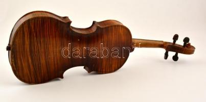 Régi fa hegedű (3/4), közepes állapotban, húr hiánnyal, h:57,5 cm, tok nélkül