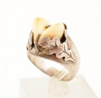 Ezüst (Ag.) vadász szett (gyűrű,bross, mandzsetta), őz fogakkal, egyik jelzett, bruttó:32 g