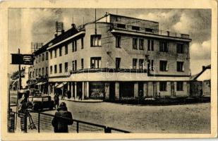 1940 Érsekújvár, Nové Zámky; Földműves közkölcsön pénztár, automobil, üzletek / loan bank, automobile, shops (EK)