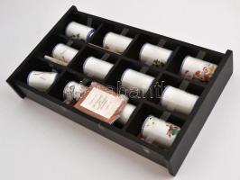 Gyűjtői 12 db-os japán porcelán teáscsésze készlet, matricásak, jelzettek, apró kopásokkal, falra sz...