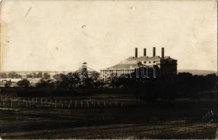 1929 Bánhida, Első Magyar Dunántúli Villamossági Központ. Krakovszky photo (lyukak / pinholes)