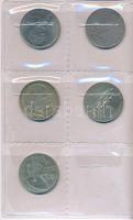 Kisalakú érmeberakó, használt de jó állapotban, benne 5db szovjet 1R forgalmi emlékkiadással