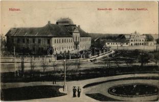 1912 Hatvan, Kossuth tér, Báró Hatvany kastély. Kiadja Hoffmann 2090. (EK)