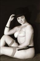 cca 1973 Próba... cseresznye, szolidan erotikus felvételek, 13 db vintage negatív + 1 db vintage fot...