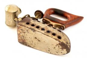 Régi, kisméretű benzines vasaló, hiányos, h: 16,5 cm