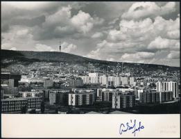 cca 1970 Pécs, Czakó László (?-?) pécsi fotóművész hagyatékából aláírt, pecséttel jelzett vintage fotó, 18x23,2 cm