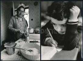 cca 1978 Mezey Béla fotósorozata a romák életéről, 13 db pecséttel jelzett, vintage fotó, a magyar fotográfia szociofotó korszakából, 13x18 cm