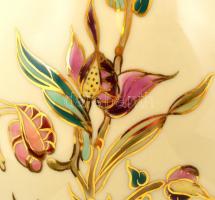 Zsolnay orchidea mintás váza, kézzel festett, jelzett, apró kopásnyomokkal, m: 26,5 cm