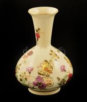 Zsolnay pillangó mintás váza, kézzel festett, jelzett, apró kopásnyomokkal, m: 15 cm