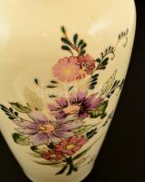 Zsolnay mezei virág mintás váza, kézzel festett, jelzett, hibátlan, m: 27 cm