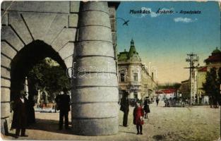 Munkács, Mukacheve, Mukacevo; Árpád tér / square (EK)