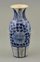 Jelzett thaiföldi váza, máz alatti festéssel, apró kopásnyomokkal, m: 25 cm