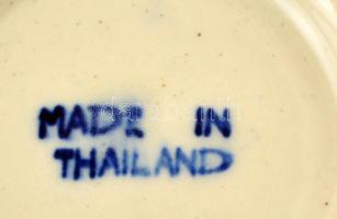 Jelzett thaiföldi váza, máz alatti festéssel, apró kopásnyomokkal,  m: 25 cm