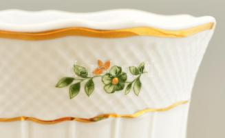 Hollóházi Erika mintás váza, matricás, jelzett, apró kopásokkal, m: 24,5 cm