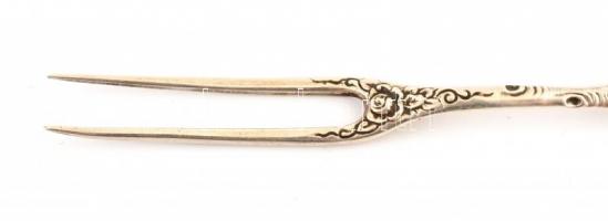 Rózsa díszítésű, jelzett szúróvilla, haboskanál készlet díszdobozban 71g