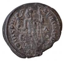 Római Birodalom / Siscia / I. Licinius 313-315. AE Follis (2,10g) T:2- ph.
Roman Empire / Siscia / ...