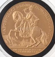 1741. "Mária Terézia pozsonyi koronázása" aranyozott fém emlékérem replika "UP" ...