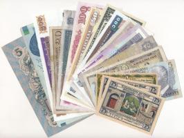 18db-os vegyes külföldi bankjegy tétel, közte Oroszország, Németország, Jugoszlávia, Szlovákia T:III,III- Mixed 18 pieces of banknotes, including Russia, Germany, Jugoslavia, Szlovakia C:F,VG