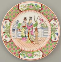 Jelzett kínai Famille rose tányér, kézzel festett, apró kopás nyomokkal, d: 25 cm