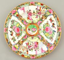 Jelzett kínai Famille rose tányér, kézzel festett, apró kopás nyomokkal, d: 23 cm