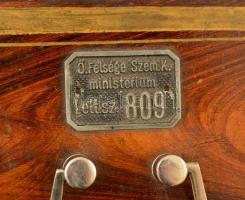 Régi pénzkazetta, "Ő Felsége személye körüli ministerium Lelt. sz. 809." feliratos tábláva...