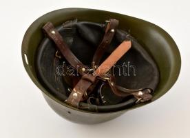 Katonai fém rohamsisak, belül bőr betéttel, jó állapotban, méret: 64-82