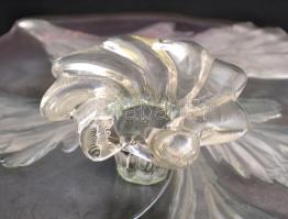 R. Lalique jelzéssel talpas kínálótál, formába préselt, plasztikus levélformával, hibátlan, d:35 cm,...