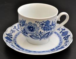 Mitterteich hagyma mintás süteményes és teáskészlet, levonóképes, jelzett, apró kopásnyomokkal, össz...