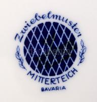 Mitterteich hagyma mintás süteményes és teáskészlet, levonóképes, jelzett, apró kopásnyomokkal, össz...