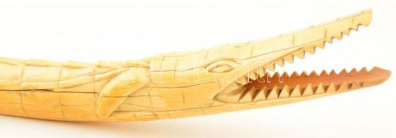 cca 1930 faragott elefántcsontagyar, repedéssel, jelzés nélkül, h: 60 cm