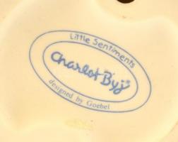 Goebel Charlote illedelmes fiú, kézzel festett biszkvit porcelán, jelzett (Little Sentiments Charlot...