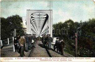 Újvidék, Novi Sad; Dunai vasúti híd bejárata katonákkal. Schäffer Péter kiadása / end of the railway bridge with soldiers  (EK)