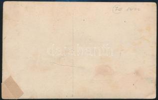 cca 1920  Sportolók címeres mezben, fotólap, sarkain törésnyomokkal, 13×8 cm