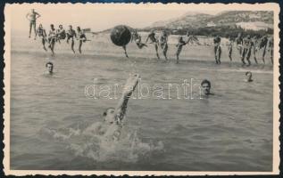 1940 Split, fürdőzők, fotólap, 8×13 cm