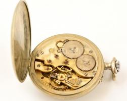 11 db fém és ezüst zsebóra, nagyrészt nem működő állapotban. (IWC jelzés nélküli szerkezettel)