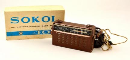 Sokol-403 rádió, eredeti bőr tokban, akkumulátorral, eredeti kartontokban, az akkumulátor sérült.