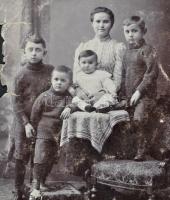 cca 1920-1960 Vegyes gyerekfotó tétel, kb. 90-100 db, változó állapotban, 5x4 cm és 12x16 cm