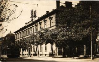 1930 Budapest XIII. Lőportárdűlő, Vonat Laktanya,  mögötte a zsinagóga, előtérben villamos. Aréna út 51. (Dózsa György út). Balogh és Társa. photo