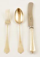 Ezüst (Ag.) evőeszközök, jelzett, összesen nettó: 1174 g + ezüst (Ag.) nyelű kések (12 db), összesen...