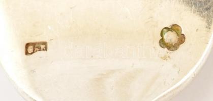 Ezüst (Ag.) evőeszközök, jelzett, összesen nettó: 1174 g + ezüst (Ag.) nyelű kések (12 db), összesen...