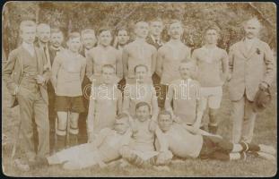 cca 1905 Labdarúgó csapat fényképe, fotólap, 9x14 cm