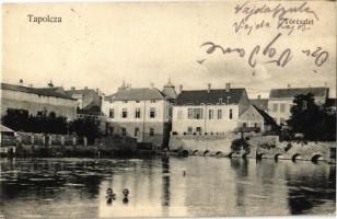 1907 Tapolca, tó, fürdőző gyerekek, Kardos Mór üzlete