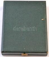 Várhelyi György (1942- ) 1999. "Magyar Fotóklubok és Szakkörök szövetsége - Vadas Ernő 1899-196...